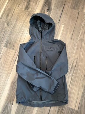 Arc'teryx Men's Hooded Shell Jacket - Slate Gray